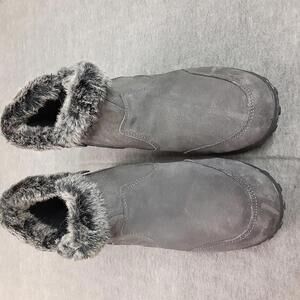 Khombu Womans Boots Size 8M Warm Weatherproof Gray Boots with Faux Fur Cuff